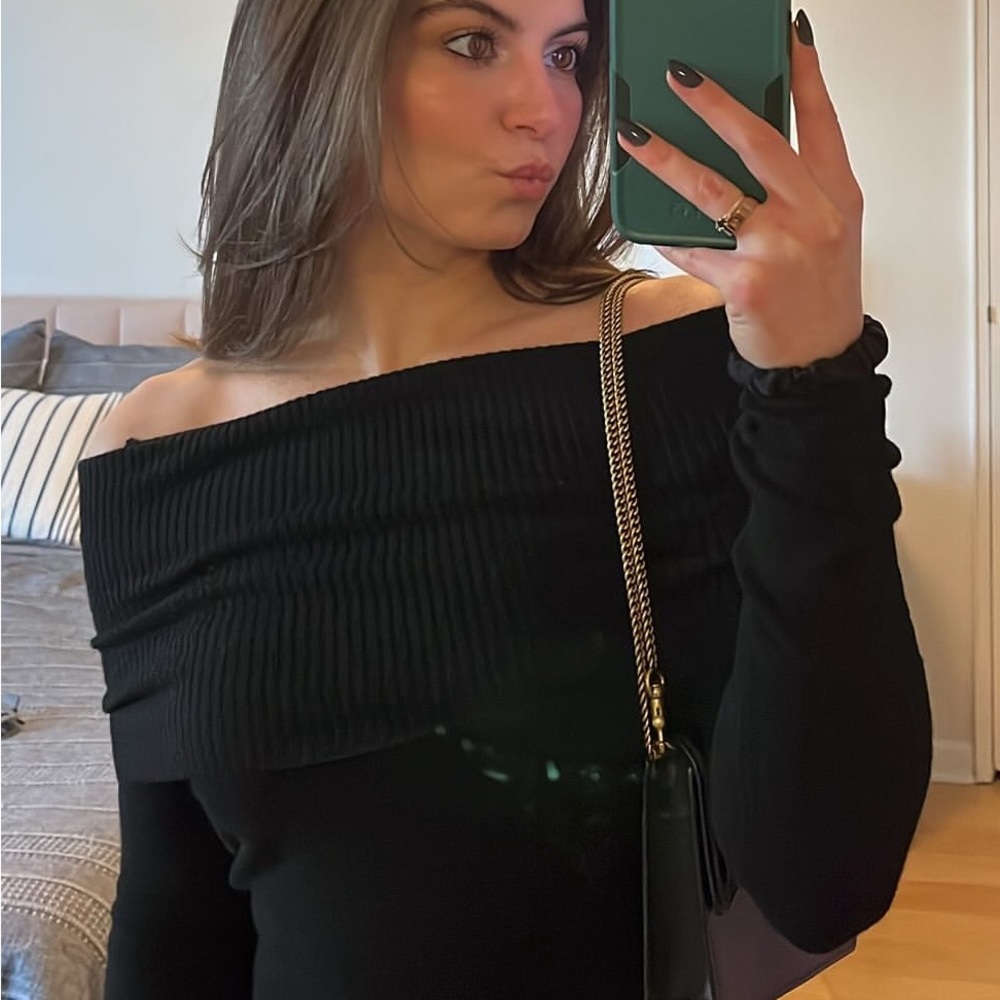 OFF THE SHOULDER knit top